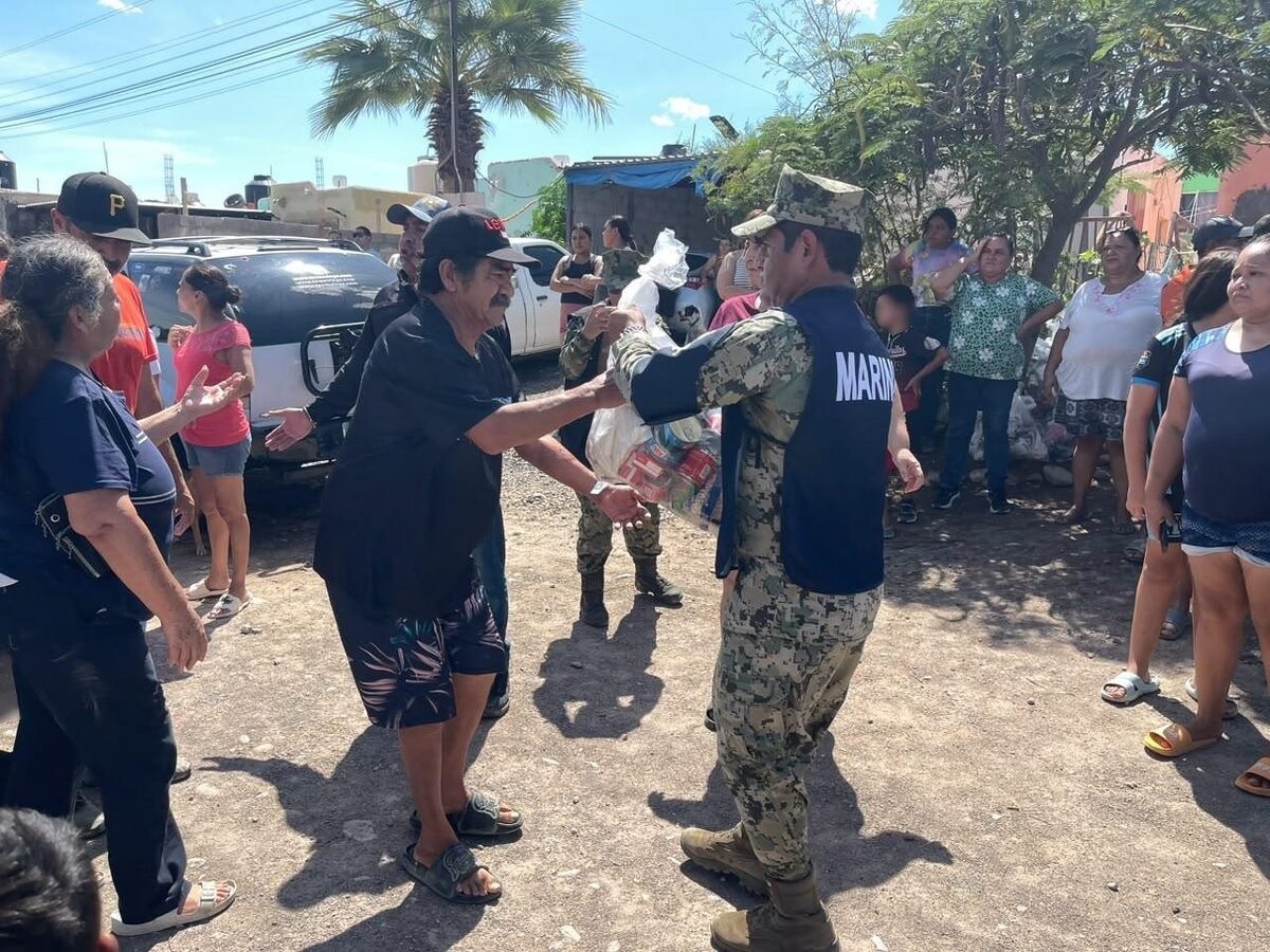 Zarpa buque de la Armada de México en apoyo a población afectada por huracán “Polo”