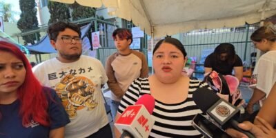 Estudiantes de Medicina mantienen paro; exigen diálogo en facultad