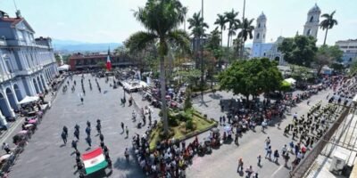Invita Jefatura de Educación al desfile conmemorativo del 216 Aniversario de la Independencia