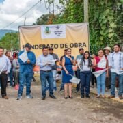 Banderazo de obra en calle de Zacamitla en Ixhuatlán del Café