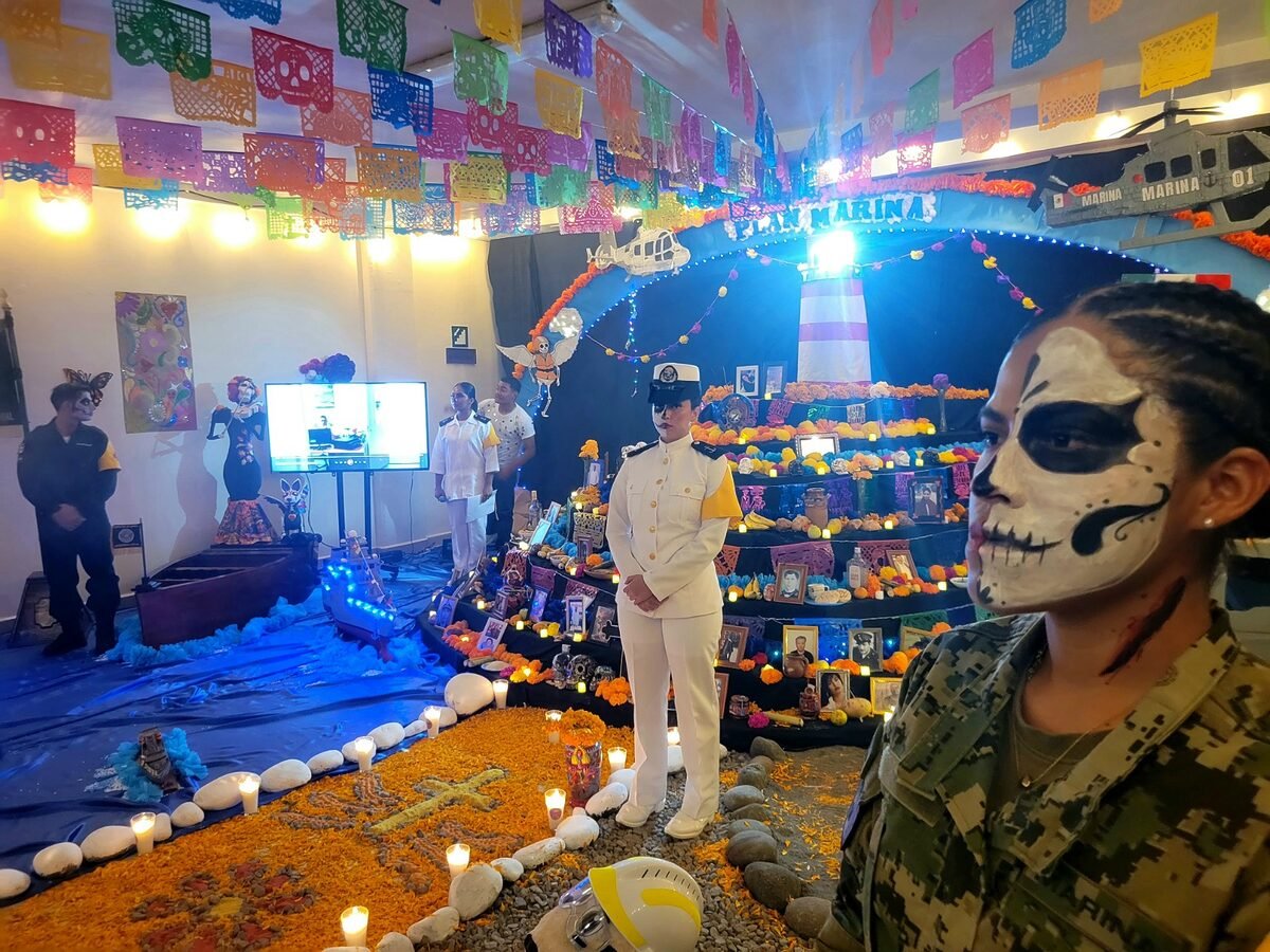 Marina fomenta las tradiciones mexicanas con la realización del Festival de Día de Muertos en el CEFCAM