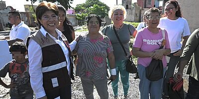 Rescata Rosa María vialidad de Palma Real afectada por fugas de agua que Grupo MAS no ha atendido