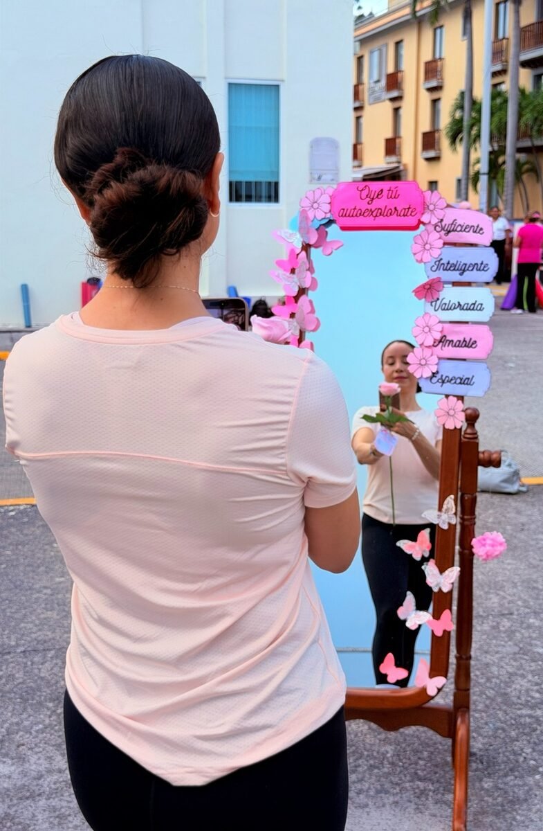 Marina promueve hábitos saludables y la detección oportuna como parte de las actividades de lucha contra el cáncer de mama 2026 en Veracruz