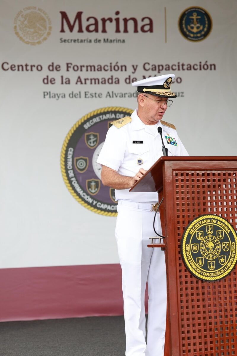 Marina clausura Adiestramiento Básico Naval 2026 de 54 alumnos