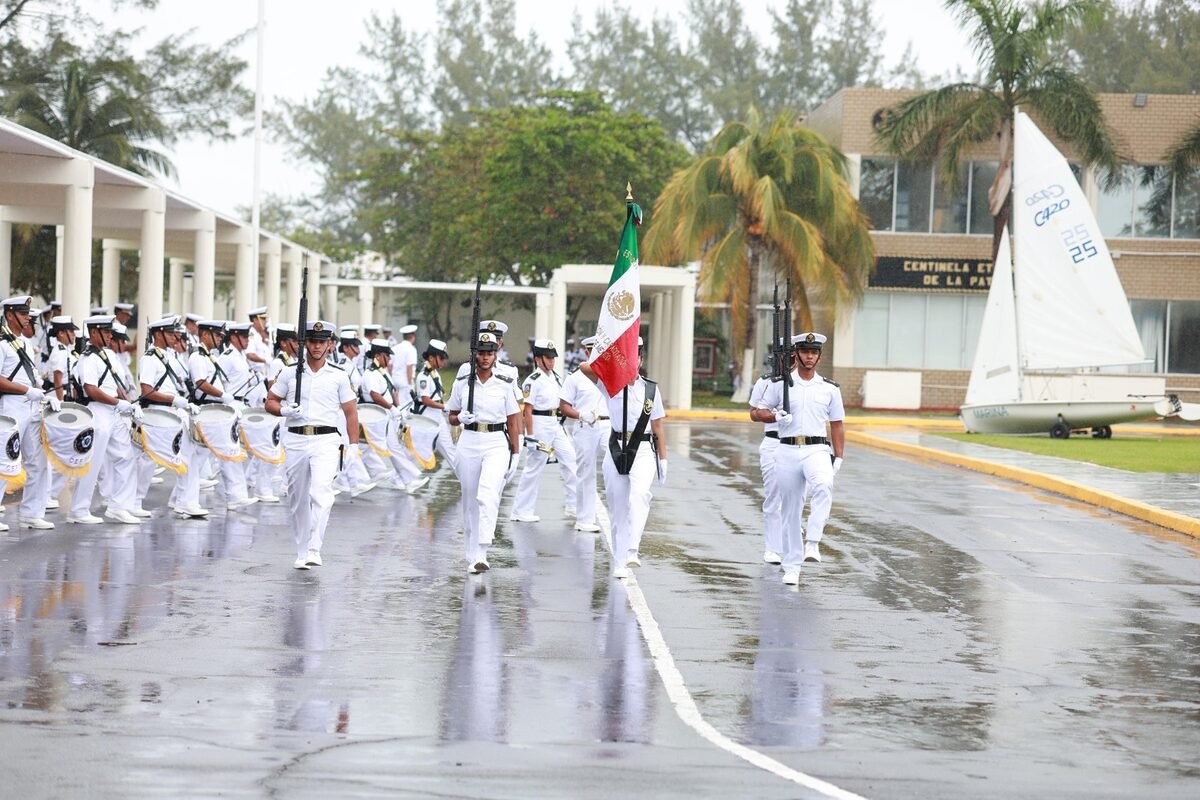 Marina clausura Adiestramiento Básico Naval 2026 de 54 alumnos