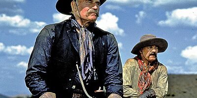 Efeméride: Natalicio de Felicia Farr y de Charlton Heston