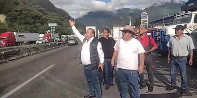 Transportistas inician marcha desde Huiloapan y Amatlán; exigen seguridad