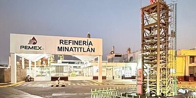 Atacan refinería de Minatitlán a balazos; dos trabajadores heridos