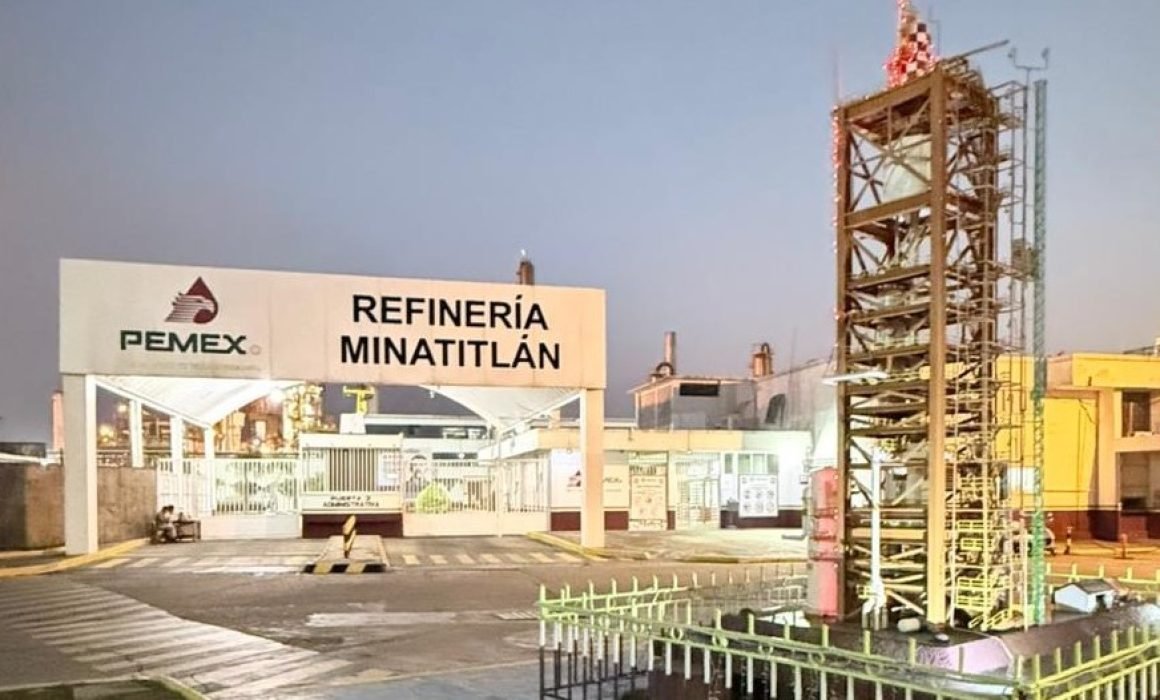 Atacan refinería de Minatitlán a balazos; dos trabajadores heridos