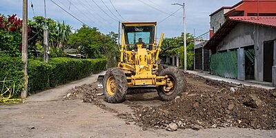 Avanzan obras de infraestructura vial en diversas comunidades de Córdoba
