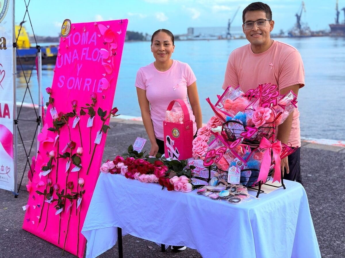 Marina promueve hábitos saludables y la detección oportuna como parte de las actividades de lucha contra el cáncer de mama 2026 en Veracruz