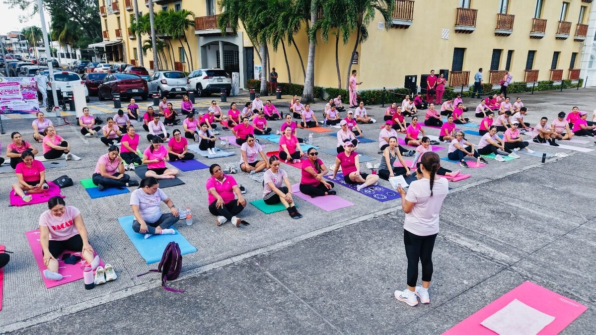 Marina promueve hábitos saludables y la detección oportuna como parte de las actividades de lucha contra el cáncer de mama 2026 en Veracruz