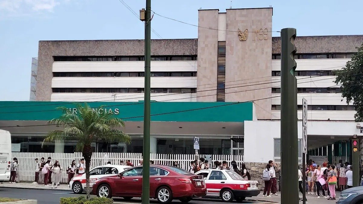 Hospitalizados dos agentes heridos durante operativo en Orizaba
