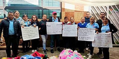 Trabajadores del CECyTEV en Camerino Z. Mendoza se suman a paro de brazos caídos