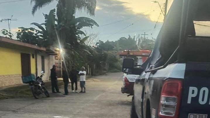 Elementos de seguridad realizaron diligencias en una vivienda de la localidad Sumidero, en el municipio de Ixtaczoquitlán.